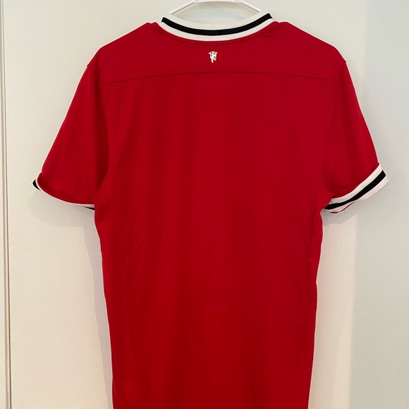 Authentic Vintage Manchester United 2011-2012 Home Jersey - Picture 2 of 8